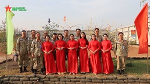 在阳光灼热的非洲大陆上的越南春色